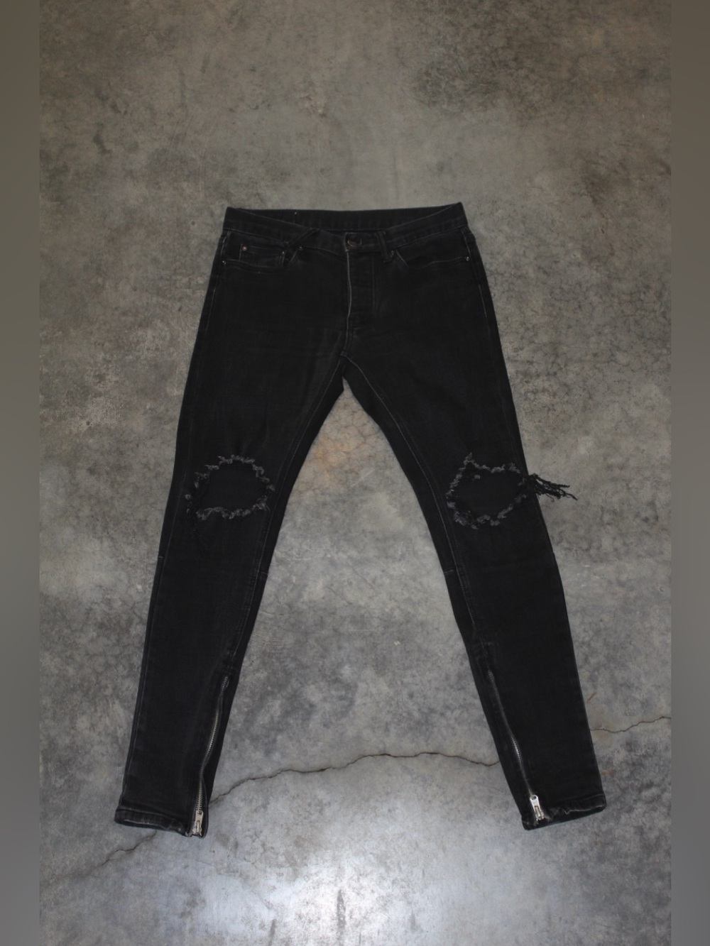 Black Distressed MNML Jeans